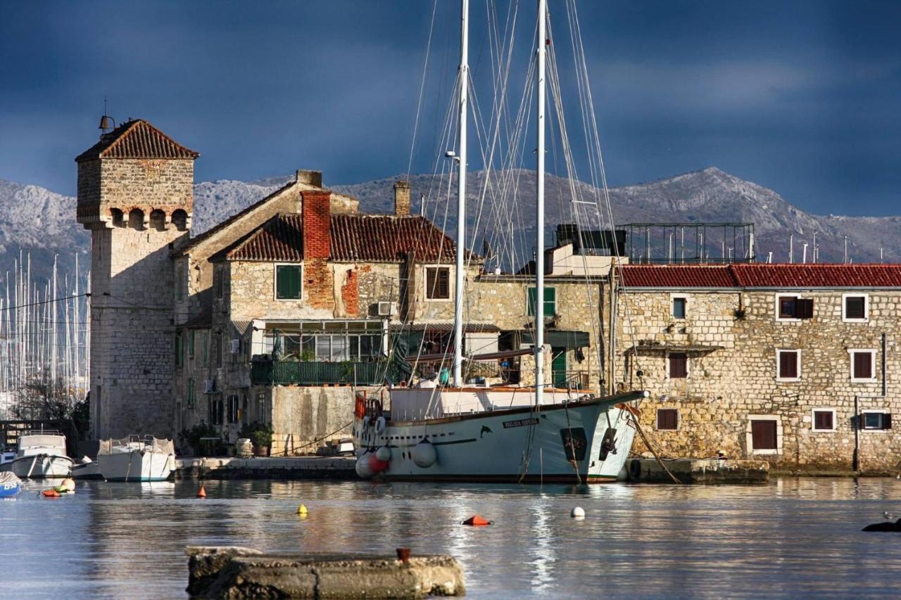 Apartments Toma Kastela Bagian luar foto