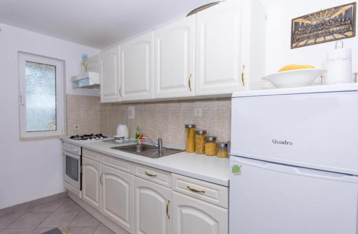 Apartments Toma Kastela Bagian luar foto