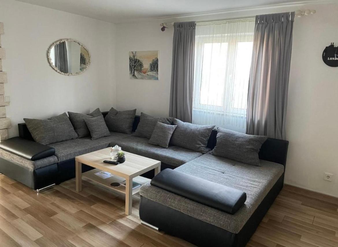 Apartments Toma Kastela Bagian luar foto